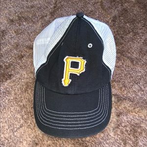 Pittsburgh Pirates Mesh Baseball Hat.